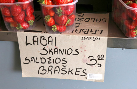 Braškės „z Warszawy“ – 3 eurai, nuo Šiaulių – 9