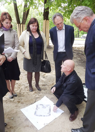 Aikštės medžių likimą lėmė komisija