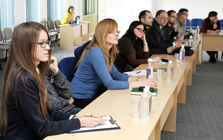 Šiaulių universitetas surengė aktualią diskusiją su verslo atstovais