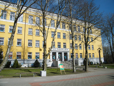 Gimnazija mini jubiliejų
